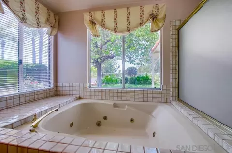 Bath - 14258 Arbolitos Dr, Poway, CA 92064 photo 5 of 9