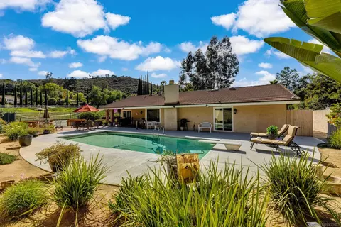 Exterior - 14446 Sespe Pl, Poway, CA 92064 photo 5 of 12