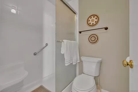 Bath - 14446 Sespe Pl, Poway, CA 92064 photo 2 of 3