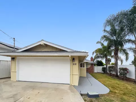 Exterior - 212 S Wisconsin St, Fallbrook, CA 92028 photo 3 of 4