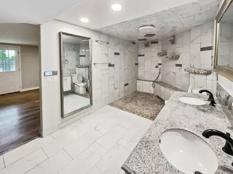 Bath - 212 S Wisconsin St, Fallbrook, CA 92028 photo 1 of 2