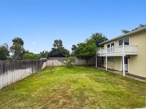 Exterior - 212 S Wisconsin St, Fallbrook, CA 92028 photo 4 of 4