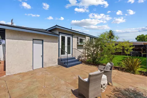 Exterior - 4571 68th St, La Mesa, CA 91942 photo 8 of 10