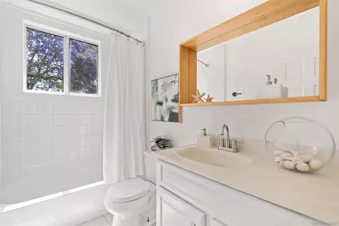 Bath - 4571 68th St, La Mesa, CA 91942 photo 1 of 1