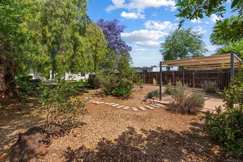 Exterior - 4571 68th St, La Mesa, CA 91942 photo 6 of 10