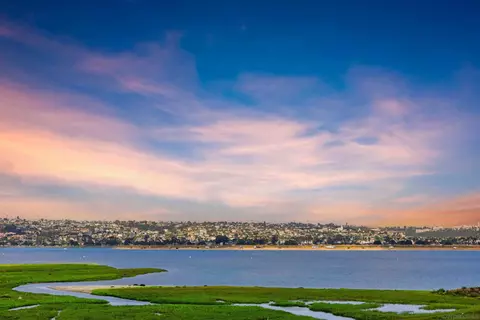 3833 Lamont St #2F, San Diego, CA 92109