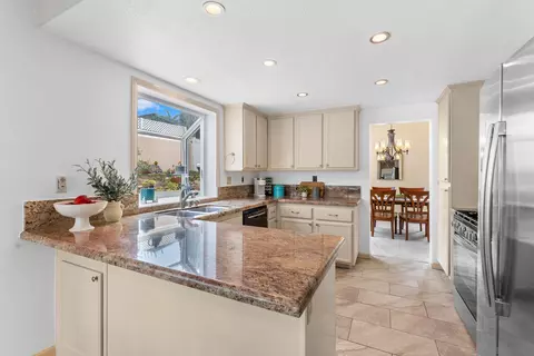729 Mosaic Cir, Oceanside, CA 92057 photo 7