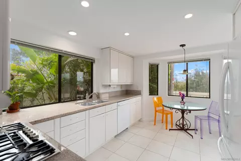 2748 Olympia Dr, Carlsbad, CA 92010 photo 5