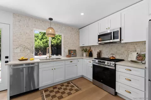 1832 California St, Oceanside, CA 92054