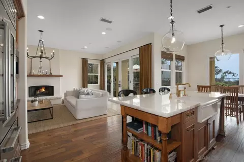 Kitchen - 1460 Lauren Ct, Encinitas, CA 92024 photo 3 of 4