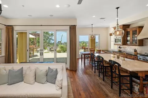 Kitchen - 1460 Lauren Ct, Encinitas, CA 92024 photo 4 of 4
