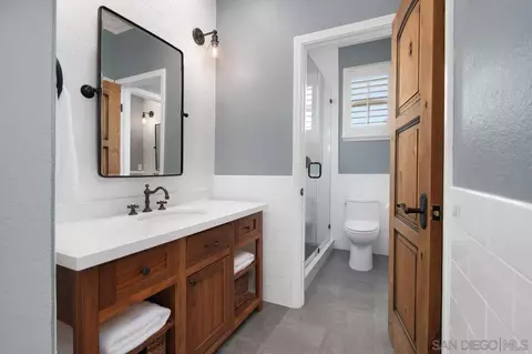 Bath - 1460 Lauren Ct, Encinitas, CA 92024 photo 3 of 4