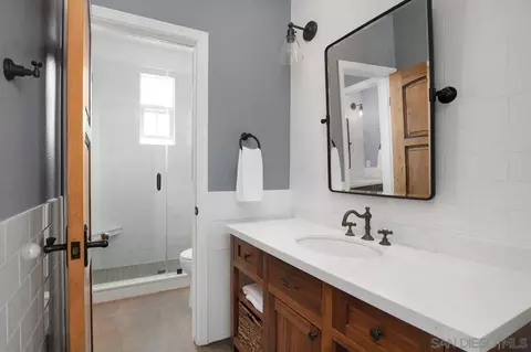 Bath - 1460 Lauren Ct, Encinitas, CA 92024 photo 4 of 4