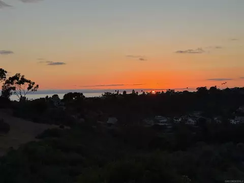 View/Area - 1460 Lauren Ct, Encinitas, CA 92024 photo 3 of 6