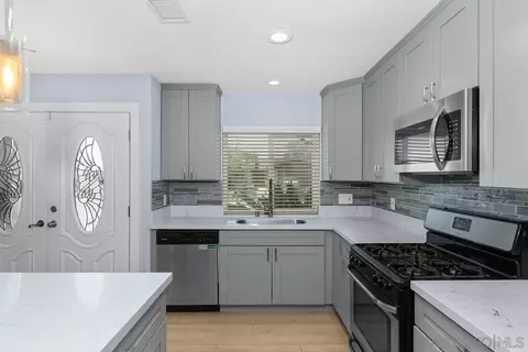 Kitchen - 9956 Via Debbie, Santee, CA 92071 photo 2 of 3