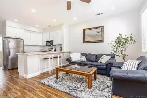 6104 Paseo Valla, Carlsbad, CA 92009