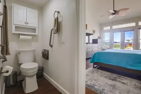 Bath - 3367 Malta Way, Oceanside, CA 92056 photo 4 of 5