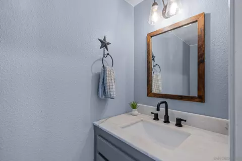 Bath - 8832 Tamberly Ct #B, Santee, CA 92071 photo 1 of 2