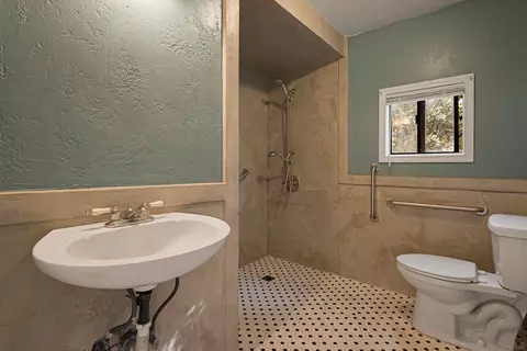 Bath - 498 E 8th Ave, Chico, CA 95926 photo 1 of 4