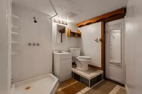 Bath - 498 E 8th Ave, Chico, CA 95926 photo 4 of 4