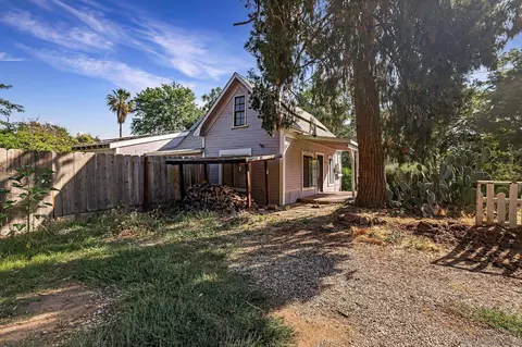 Exterior - 498 E 8th Ave, Chico, CA 95926 photo 5 of 19