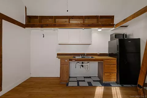 Kitchen - 498 E 8th Ave, Chico, CA 95926 photo 4 of 5