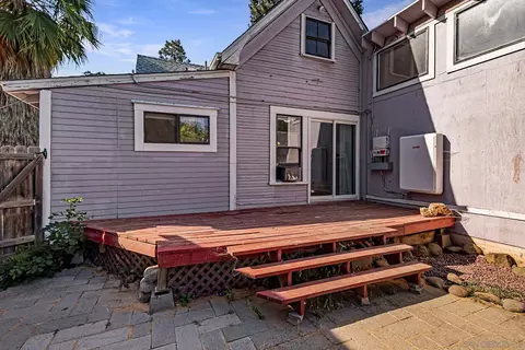 Exterior - 498 E 8th Ave, Chico, CA 95926 photo 8 of 19