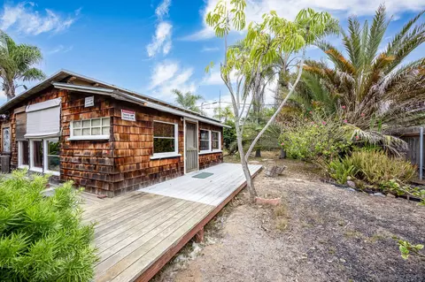 Exterior - 890 Capri Rd, Encinitas, CA 92024 photo 9 of 22