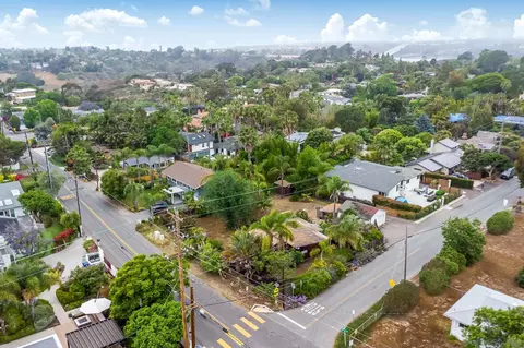 View/Area - 890 Capri Rd, Encinitas, CA 92024 photo 6 of 7