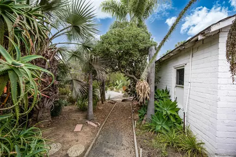 Exterior - 890 Capri Rd, Encinitas, CA 92024 photo 18 of 22