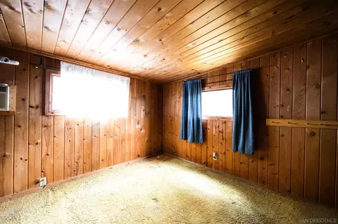 Bedroom - 890 Capri Rd, Encinitas, CA 92024 photo 1 of 1