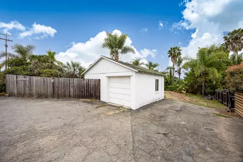 Exterior - 890 Capri Rd, Encinitas, CA 92024 photo 12 of 22