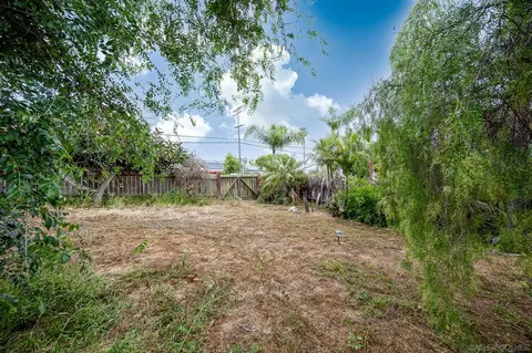 Exterior - 890 Capri Rd, Encinitas, CA 92024 photo 19 of 22