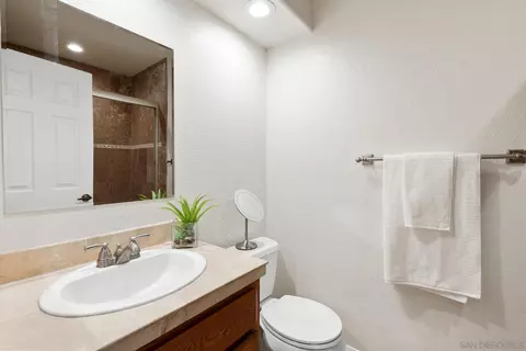 Bath - 12753 Aspen Ct, Poway, CA 92064 photo 9 of 10