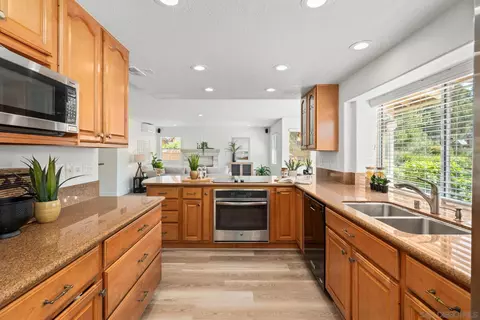 Kitchen - 12753 Aspen Ct, Poway, CA 92064 photo 5 of 6