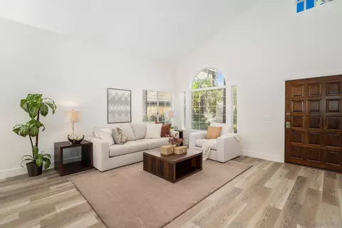 Living - 12753 Aspen Ct, Poway, CA 92064 photo 4 of 6