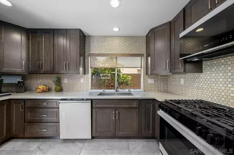 Kitchen - 1631 Applegate St, Chula Vista, CA 91913 photo 5 of 5