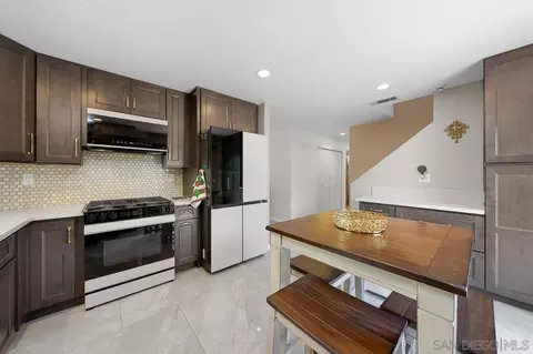 Kitchen - 1631 Applegate St, Chula Vista, CA 91913 photo 3 of 5