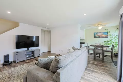 3454 Castle Glen Dr #104, San Diego, CA 92123