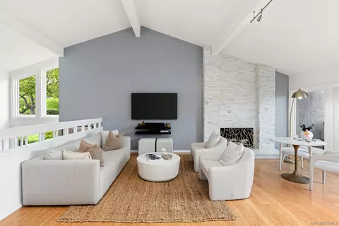 Living - 5719 Caminito Norte, La Jolla, CA 92037 photo 2 of 4