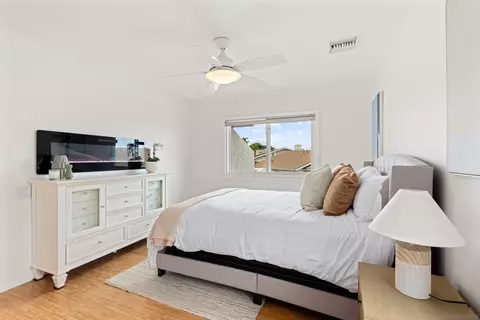 Bedroom - 5719 Caminito Norte, La Jolla, CA 92037 photo 4 of 5