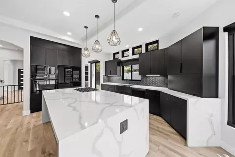 3160 Goldfinch St, San Diego, CA 92103