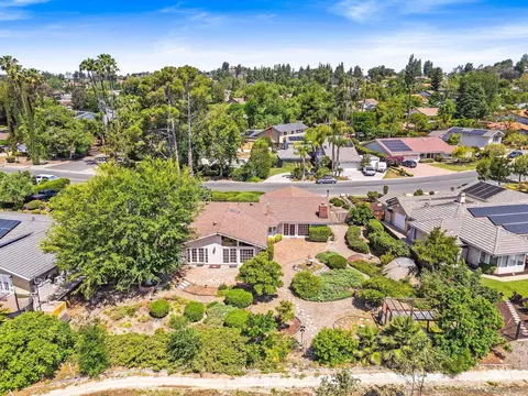 View/Area - 17119 Saint Andrews Dr, Poway, CA 92064 photo 3 of 4