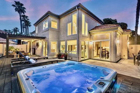 12 Mardi Gras Rd, Coronado, CA 92118