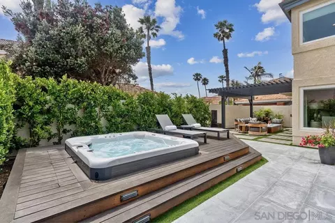 Exterior - 12 Mardi Gras Rd, Coronado, CA 92118 photo 9 of 15