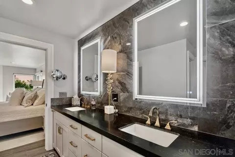 Bath - 12 Mardi Gras Rd, Coronado, CA 92118 photo 2 of 8