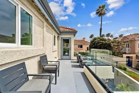 Exterior - 12 Mardi Gras Rd, Coronado, CA 92118 photo 11 of 15