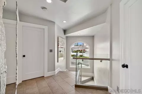 Entry Way - 12 Mardi Gras Rd, Coronado, CA 92118 photo 6 of 7