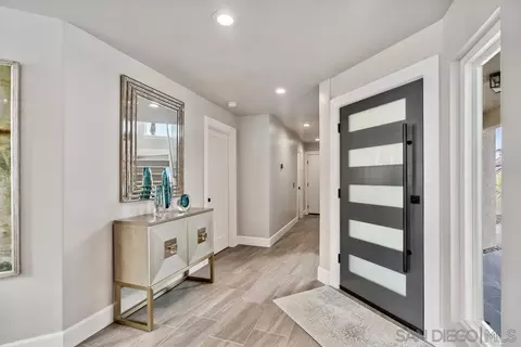Entry Way - 12 Mardi Gras Rd, Coronado, CA 92118 photo 2 of 7