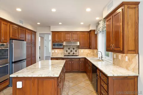 Kitchen - 16697 Feldspar, Ramona, CA 92065 photo 3 of 4